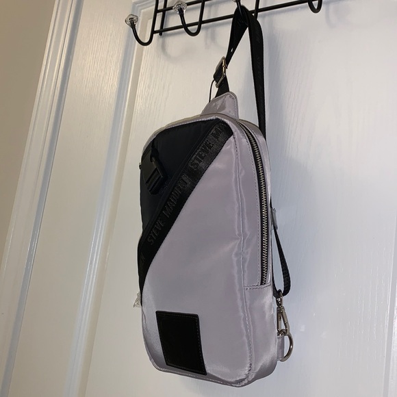Steve Madden Nylon Grey Sling Bag - Picture 1 of 17